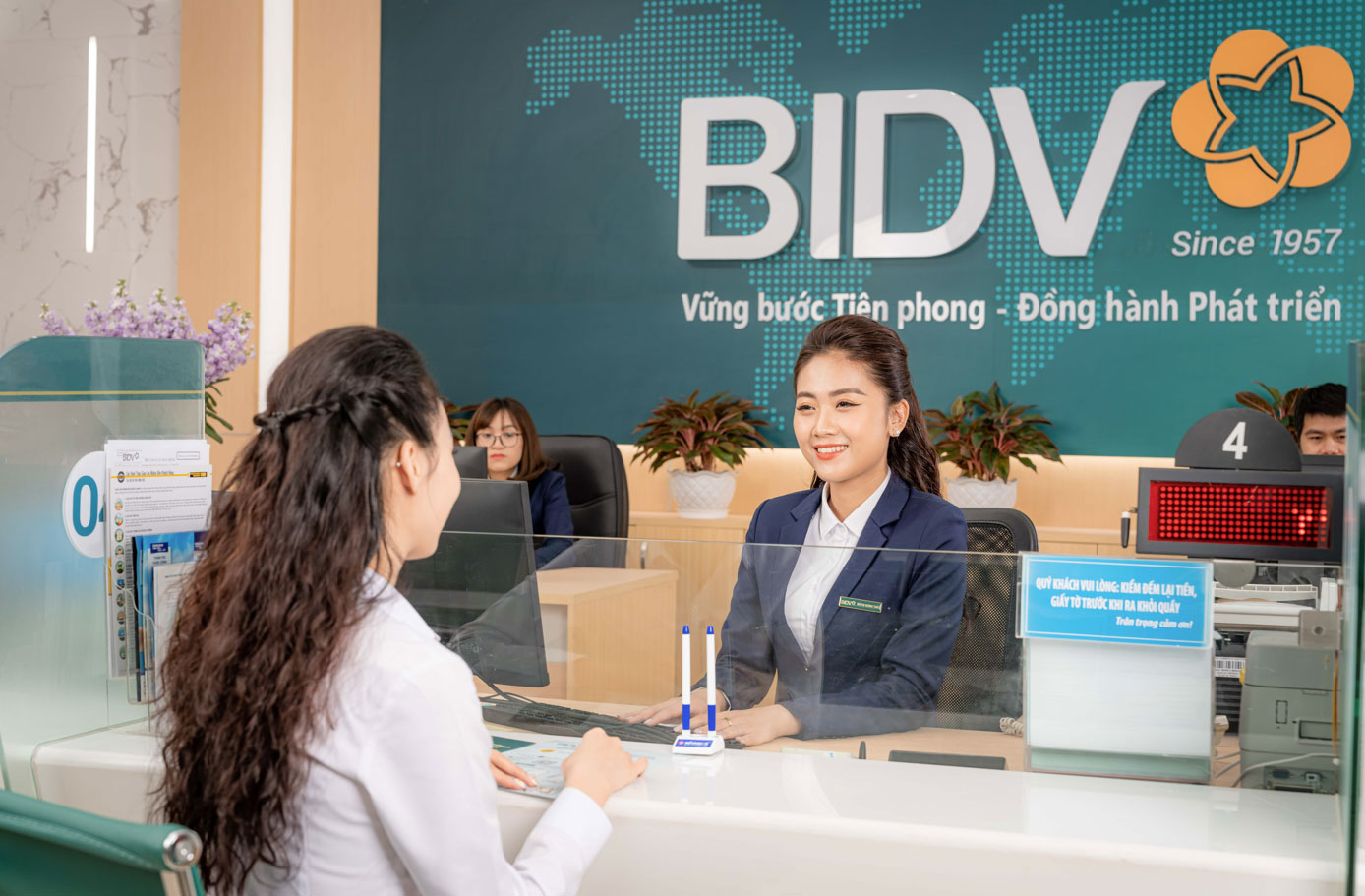 Ảnh 2: Khách hàng muốn vay tín chấp tại ngân hàng BIDV cần đảm bảo đáp ứng những điều kiện gì? 