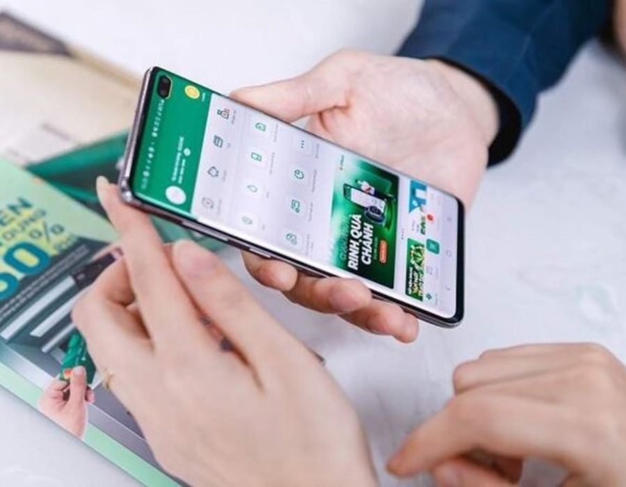 Kiểm tra số dư tài khoản và lịch sử giao dịch dễ dàng với  VPBank NEO