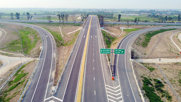 Nút giao cao tốc Hà Nội – Hải Phòng đoạn qua Hưng Yên, trục kết nối liên vùng trọng điểm.