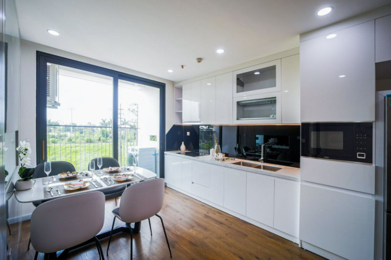 Không gian phòng ăn trong căn hộ 