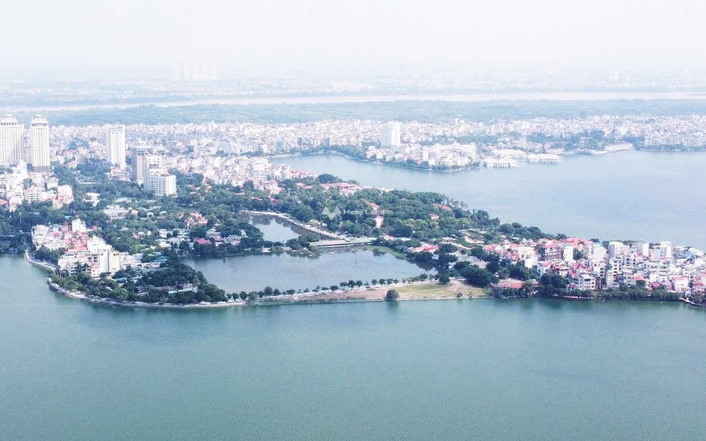 Nhìn chung gồm có 2 PN bán nhà có diện tích gồm 142m2 mặt tiền tọa lạc ngay Tây Hồ, Hà Nội-01