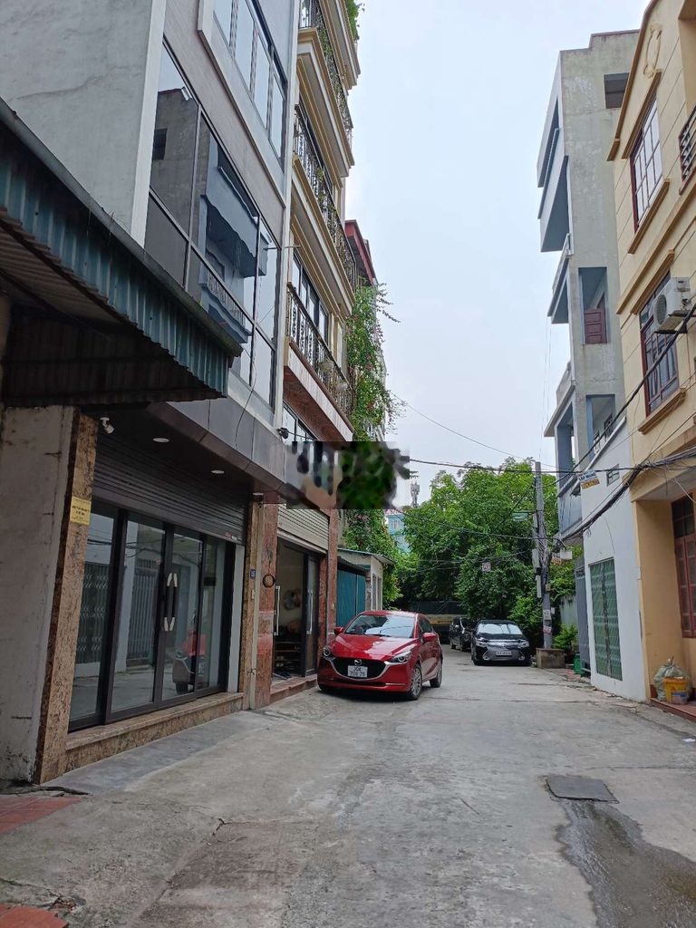 Cần bán nhà tại Phố Trạm, Long Biên. Diện tích 40m2-02