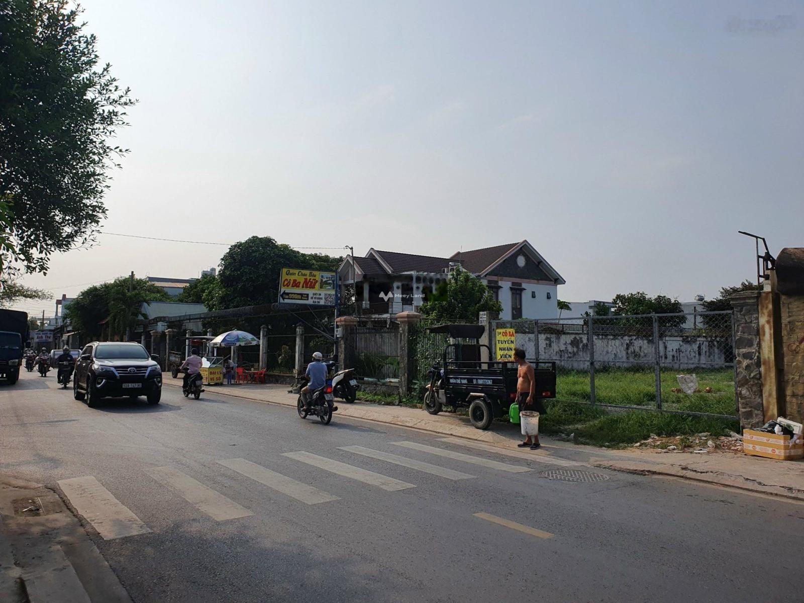 Bán đất mặt tiền Nguyễn Thị Ngâu Hóc Môn, đường xe công tránh nhau, diện tích 558 m2 giá 18.8 tỷ-01