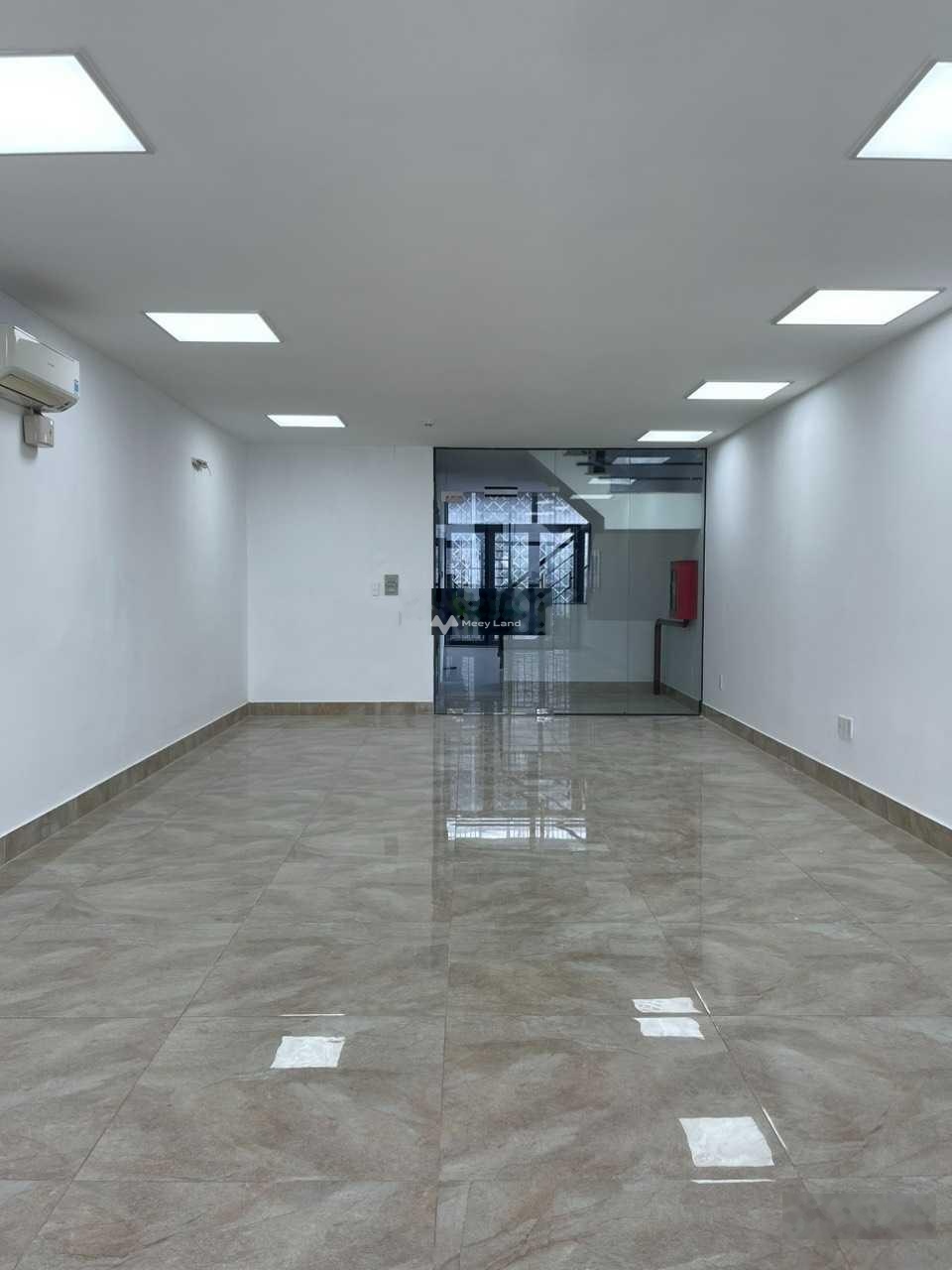 Cho thuê văn phòng giá 15 triệu, diện tích 80 m2, tại Him Lam Kênh Tẻ, đường 14, phường Tân Hưng-03