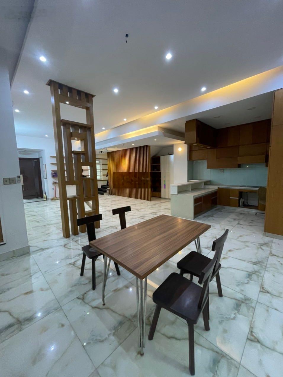Cho thuê biệt thự giá 65 triệu, diện tích 200 m2, tại Him Lam Kênh Tẻ, phường Tân Hưng, quận 7-03