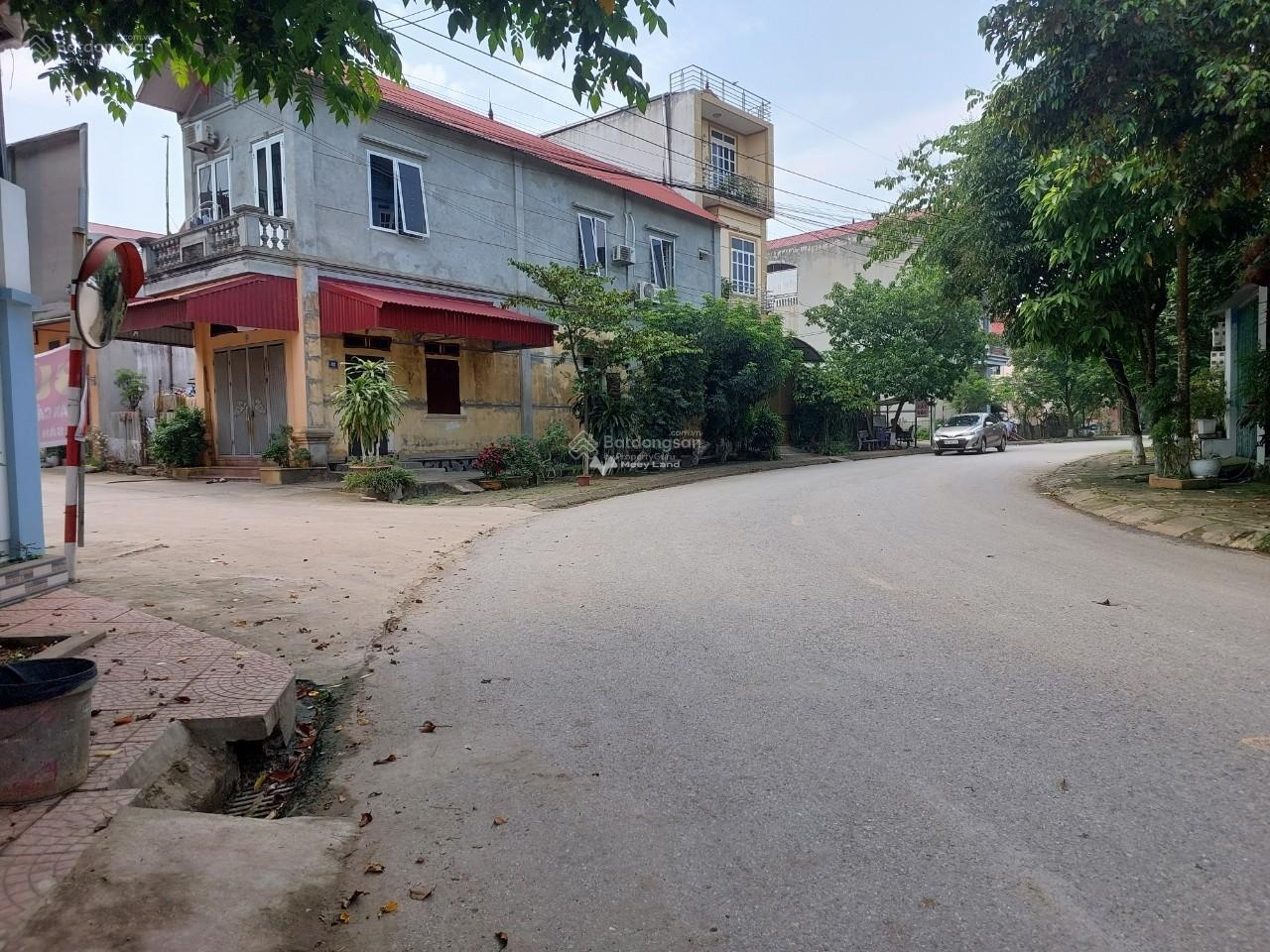Bán đất đầu tư quá ổn giá rẻ nhất khu vực tại Xuân Sơn, Sơn Tây. Diện tích 94m2-02