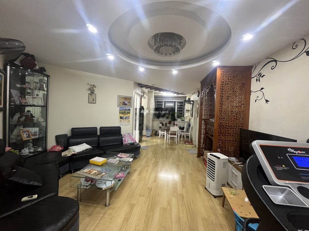 Cần bán căn hộ 3 ngủ tại 151 Nguyễn Đức Cảnh, Hoàng Mai. Diện tích 121m2, full nội thất