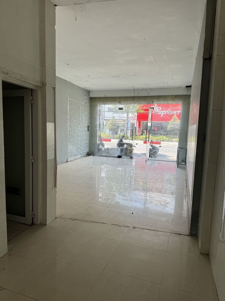 Cho thuê mặt bằng giá 18 triệu, diện tích 50 m2, tại Nguyễn Ái Quốc, phường Tân Tiến,-02