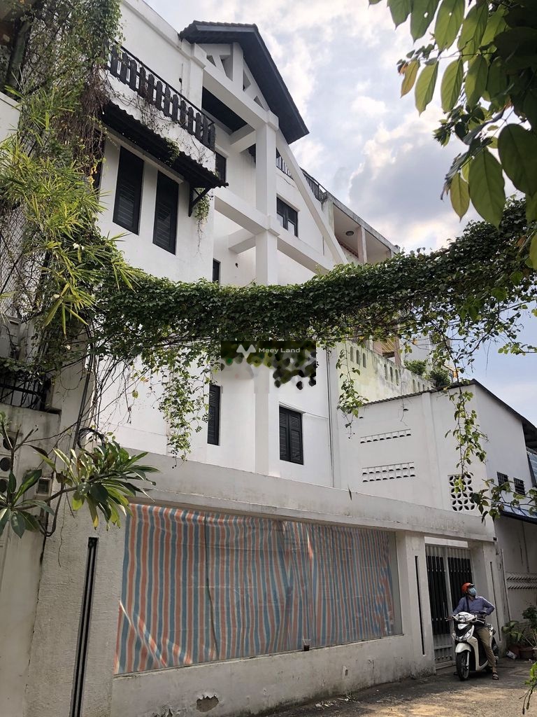 Cho thuê biệt thự giá 100 triệu, diện tích 500 m2, tại Nguyễn Văn Nguyễn, phường Tân Định, quận 1-01
