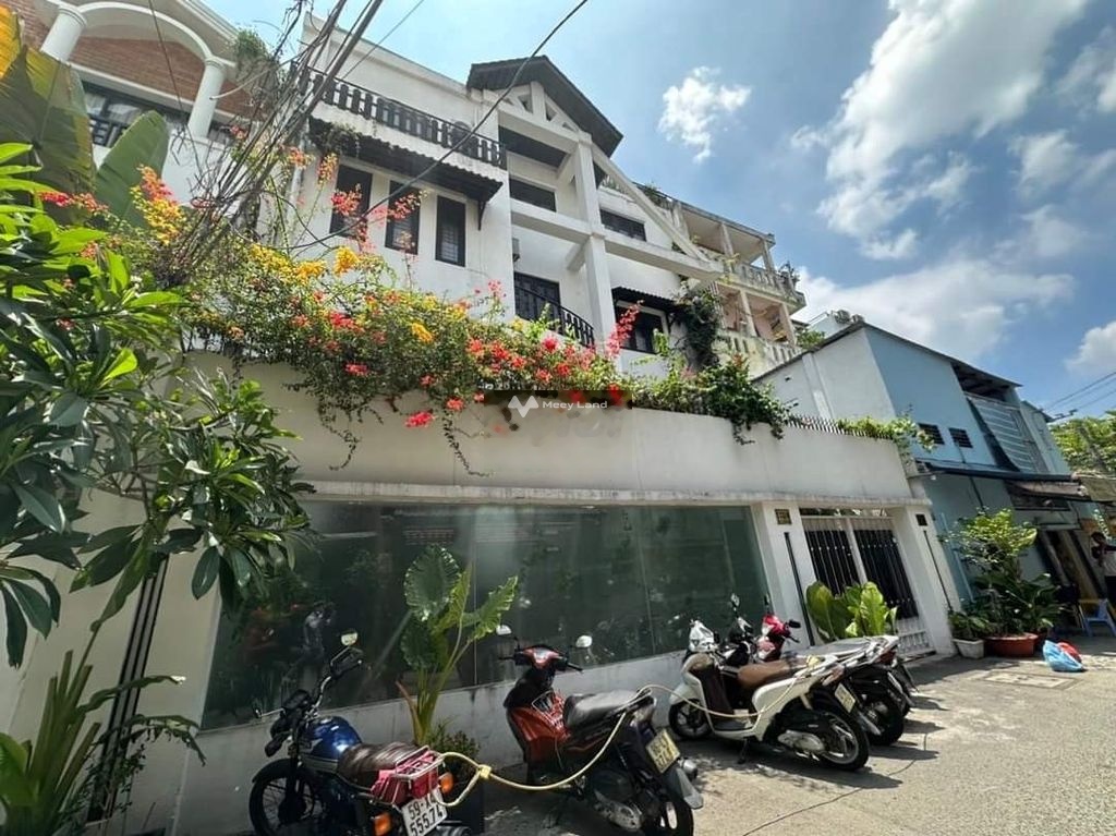 Cho thuê biệt thự giá 100 triệu, diện tích 500 m2, tại Nguyễn Văn Nguyễn, phường Tân Định, quận 1-03