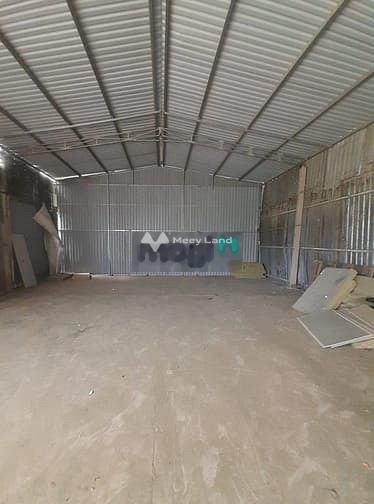 Cho thuê xưởng giá 25 triệu, diện tích 600 m2, tại Thạnh Lộc, quận 12-02
