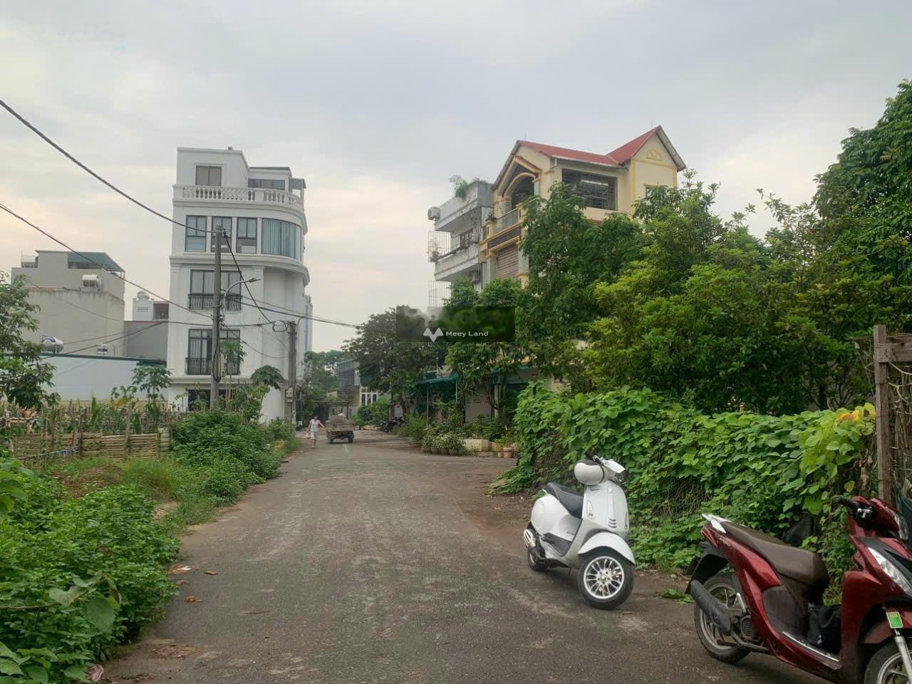 Bán mảnh đất diện tích 90m2 tại phố Ngọc Thụy, Long Biên
