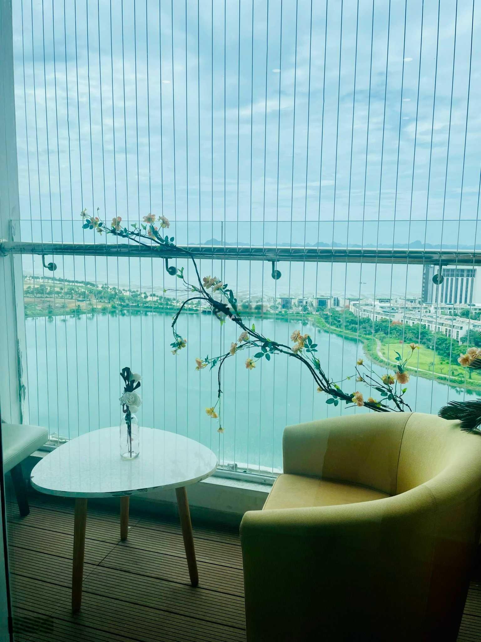 Bán căn hộ penthouse tầng 17 tại Green Bay Towers, Hạ Long, Quảng Ninh. Diện tích 240m2-03