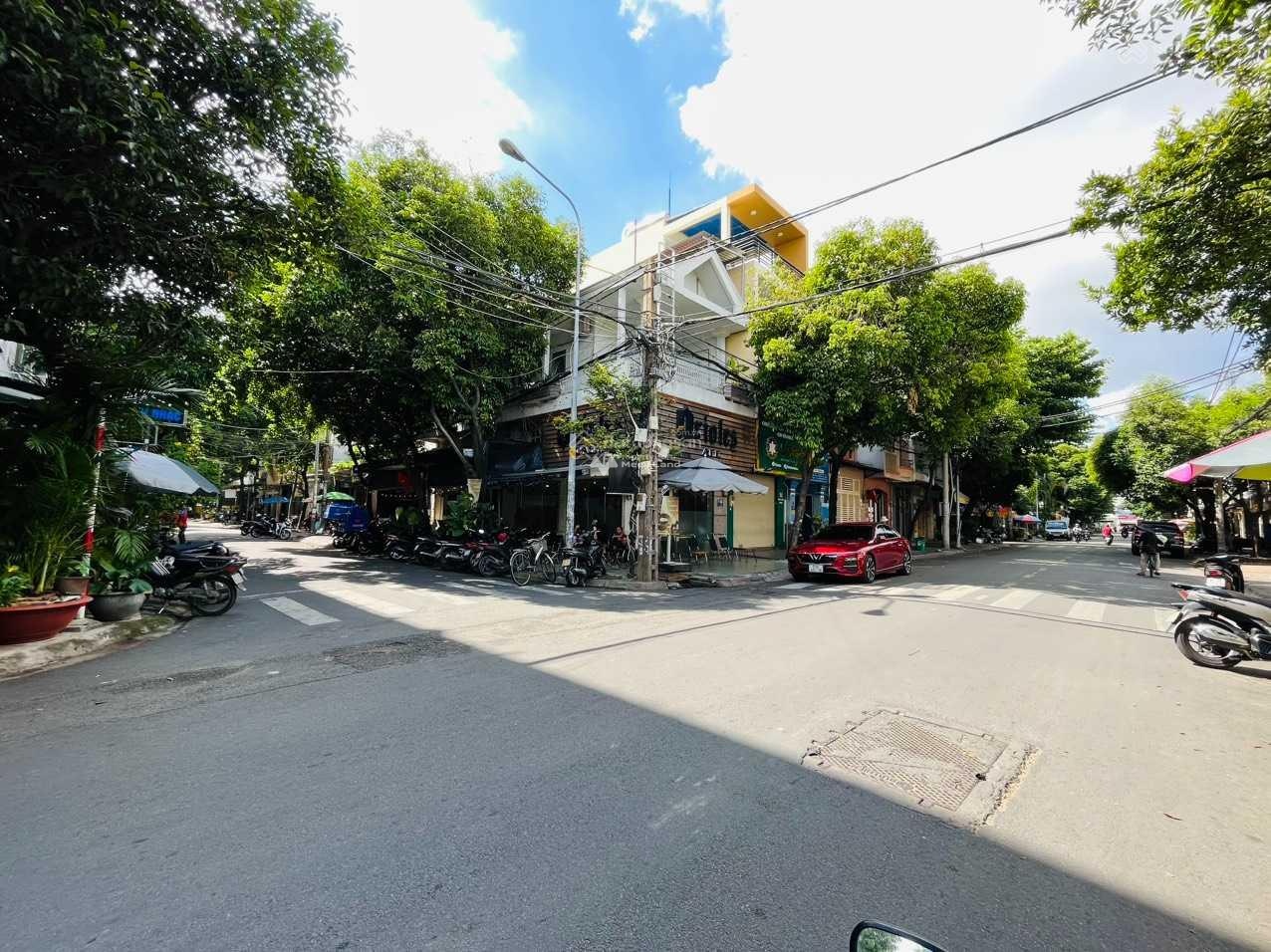 Nhà góc 2 mặt tiền đường Phan Đình Phùng, quận Tân Phú, 4x20m đủ lộ giới, cấp 4, đang bán cafe, giá 12 tỷ