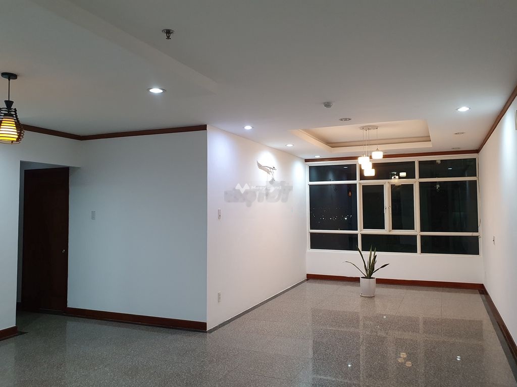 Bán căn hộ 2 phòng ngủ giá 3,75 tỷ, diện tích 115 m2, tại Tạ Quang Bửu, phường 5, quận 8-02