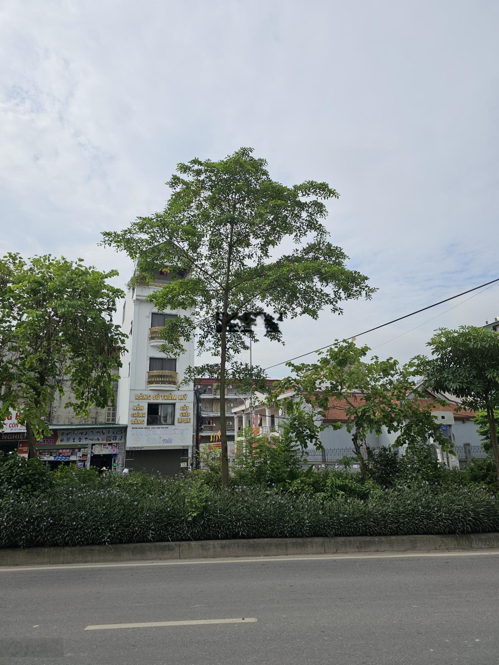 Bán nhà mặt phố Lý Thánh Tông, Gia Lâm. Diện tích 90m2, giá 15,7 tỷ