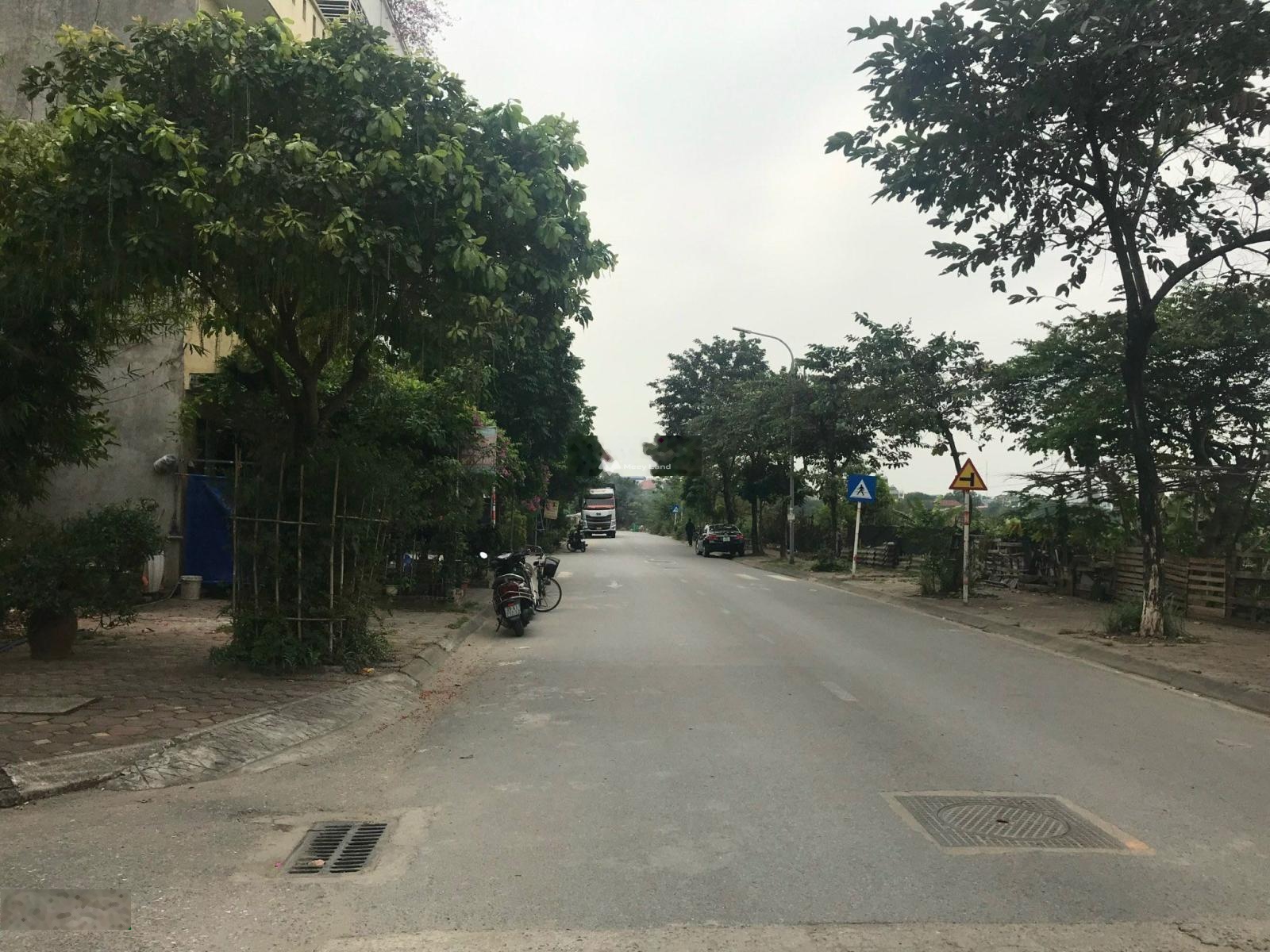 Bán đất đấu giá tại Thạch Bàn, Long Biên. Diện tích 90m2, giá 13,8 tỷ-02
