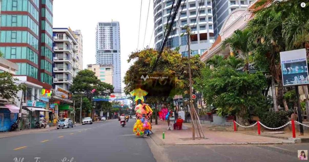 Chính chủ bán gấp nhà cách đường Nguyễn Thị Minh Khai chỉ 30m-02