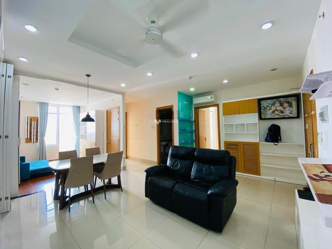 Bán căn hộ 2 phòng ngủ giá 1,8 tỷ, diện tích 73 m2, tại Tôn Đản, Phường 13, quận 4-02