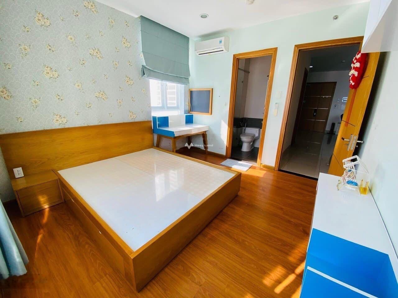 Bán căn hộ 2 phòng ngủ giá 1,8 tỷ, diện tích 73 m2, tại Tôn Đản, Phường 13, quận 4-01