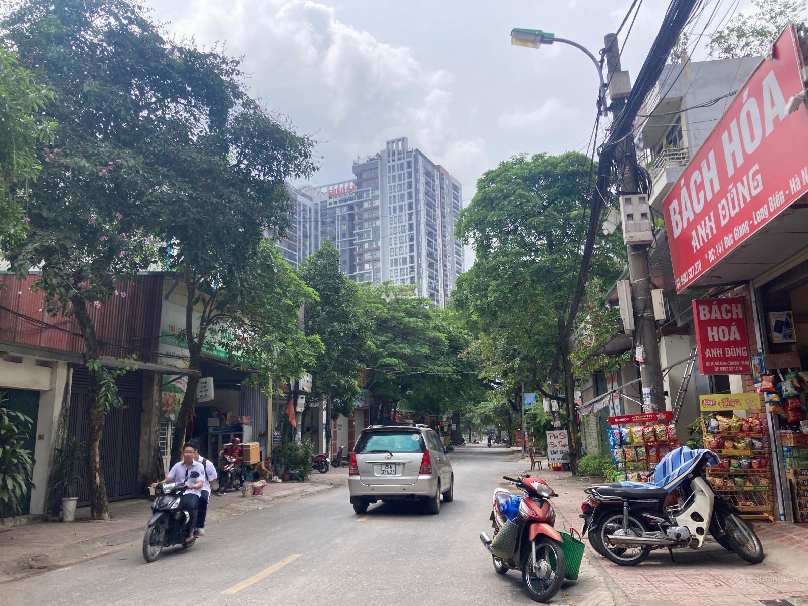 Bán mảnh đất đẹp tại mặt phố Đức Giang cạnh khu Bình Minh Garden và đại lộ Lý Sơn đi Nội Bài -01