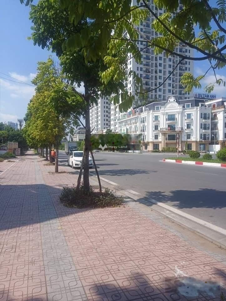 Bán mảnh đất mặt phố Hồng Tiến, Long Biên. Diện tích 20000m2, giá 420 tỷ