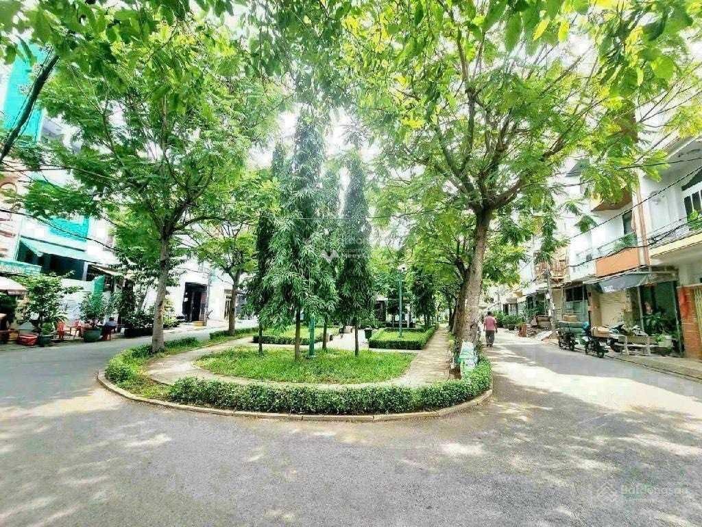 Bán đất khu Tân Phú tặng nhà cấp 4 đường 8m gần công viên Đầm Sen, quận 11 giá 6 tỷ, diện tích 64 m2-01