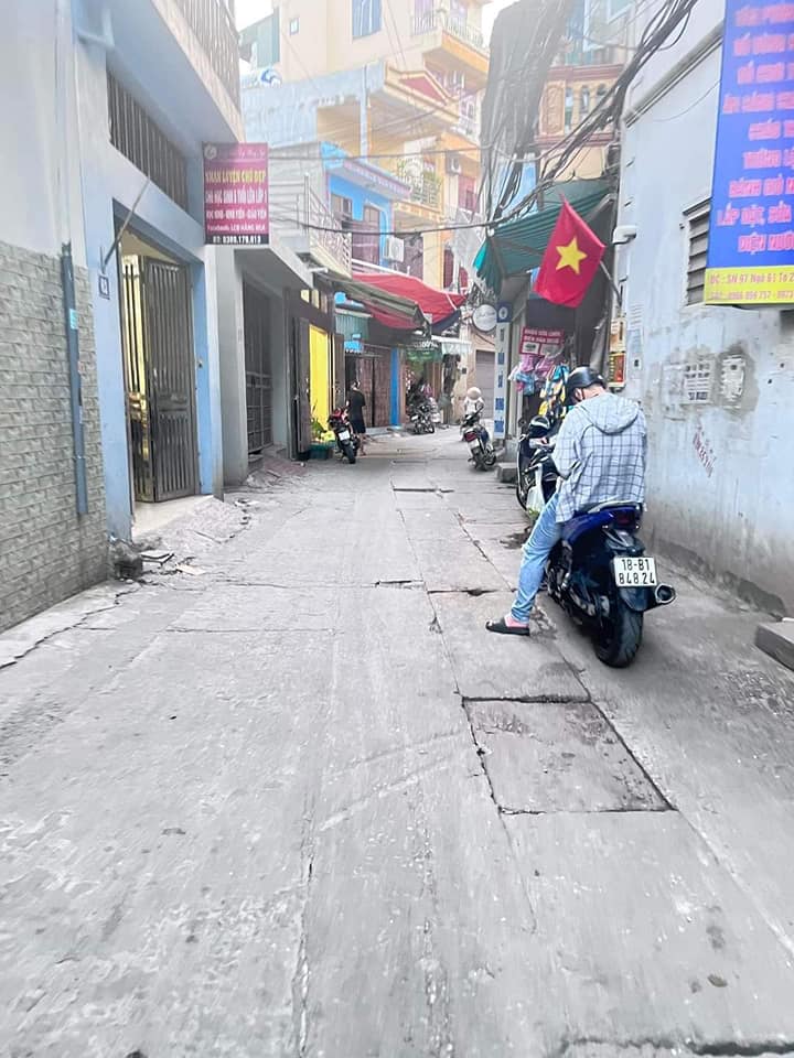 Bán nhà mặt ngõ đường Ngọc Hồi sát Linh Đàm ô tô tránh cách nhà hơn 100m-01
