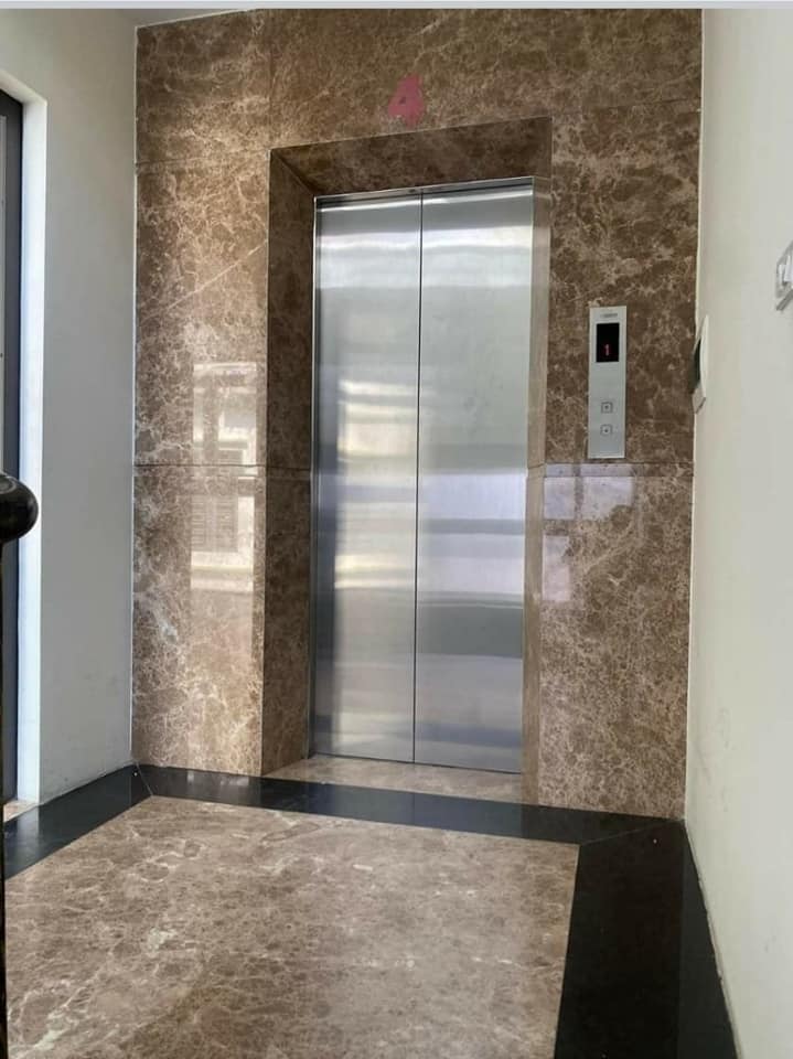 Cho thuê nhà mới 5 tầng thang máy ở Văn Cao, Liễu Giai, Ba Đình, giá 35 triệu/tháng-01