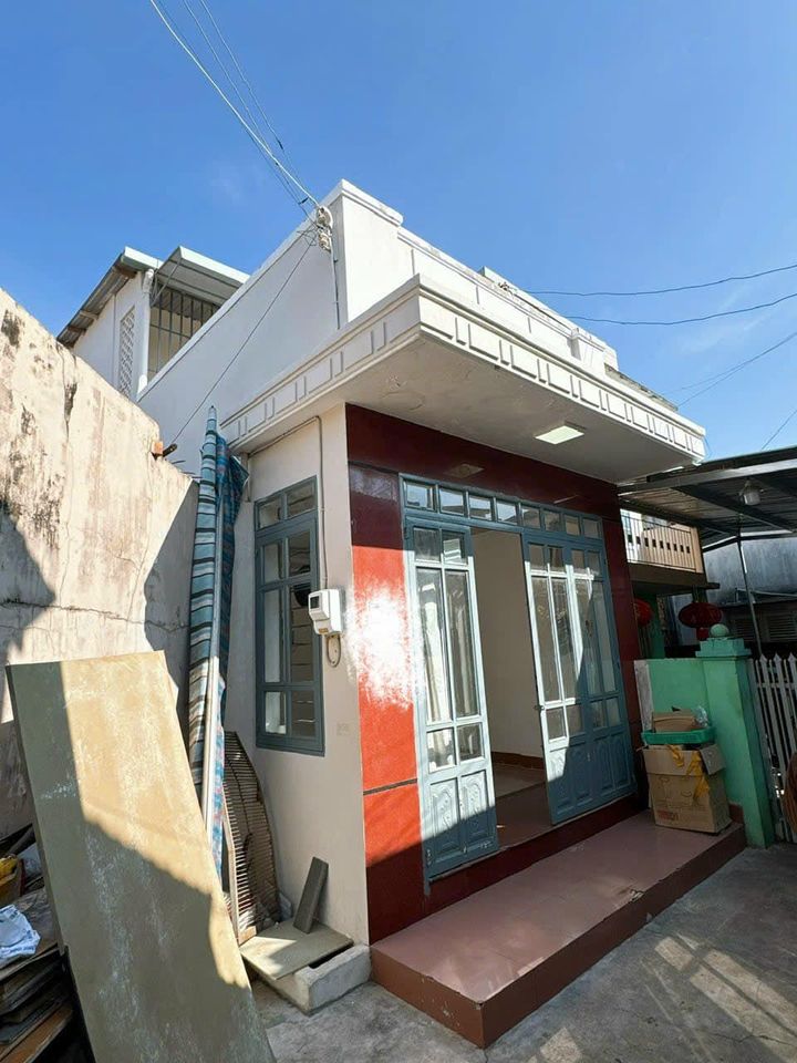 Bán nhà 1 trệt 1 lầu trung tâm thành phố Bà Rịa sát đường Cách Mạng Tháng 8-01