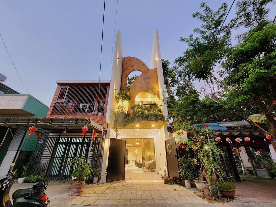 Bán nhà 3 tầng thiết kế sang trọng mặt tiền đường Nguyễn Thuý - Hoà Minh-01