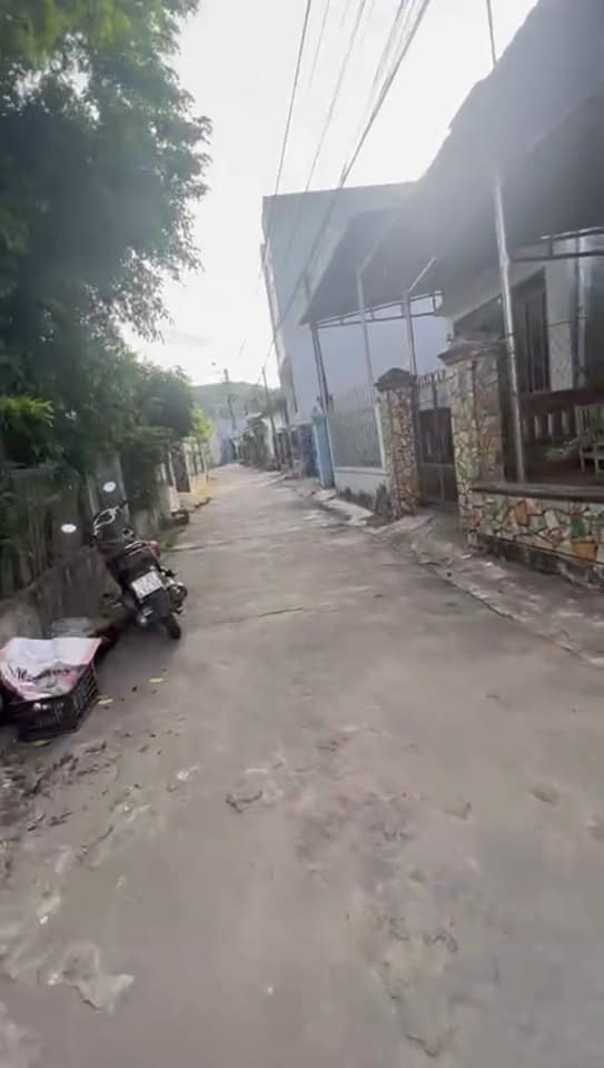 Cần bán lô đất góc 2 mặt tiền đường ô tô Bùi Thị Xuân
