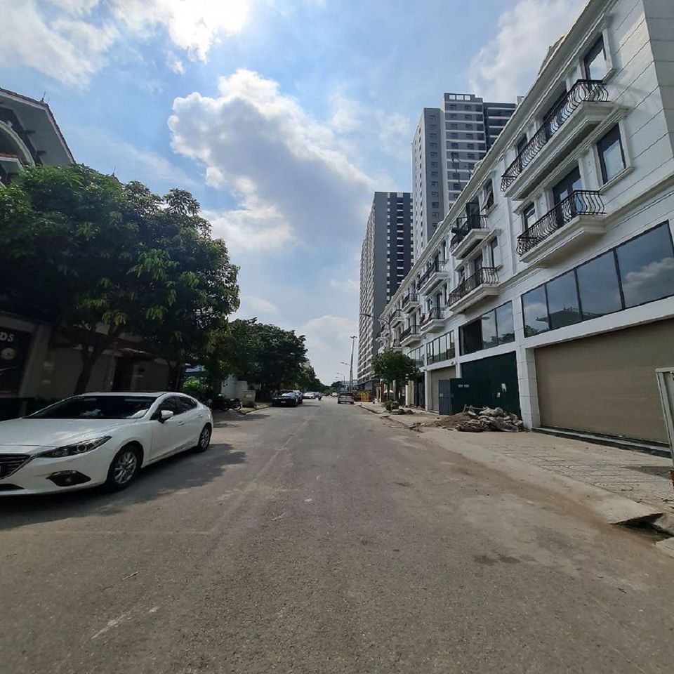 Chính chủ gửi bán lô đất tại Phú Thị, Gia Lâm, đường ô tô vào chỉ 2 tỷ-03