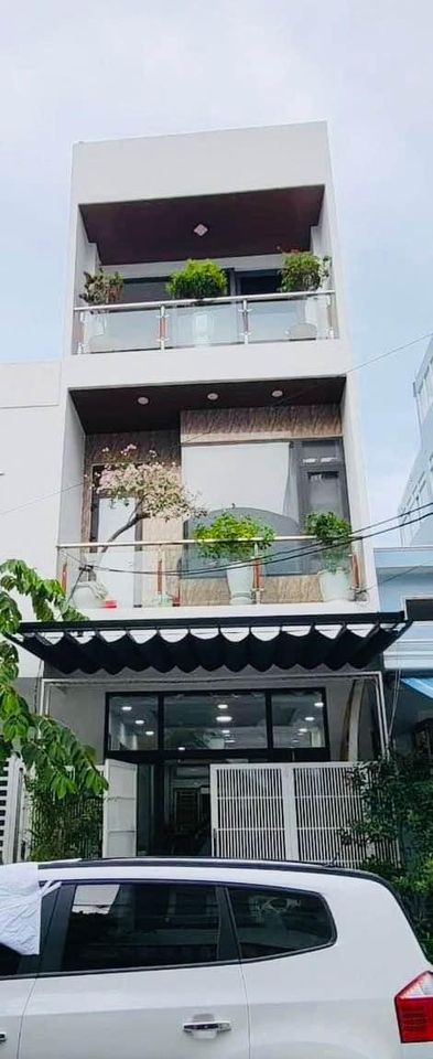 Cho thuê nhà 4 tầng mặt tiền đường Phạm Tu, Sơn Trà, giá 22 triệu/tháng-01
