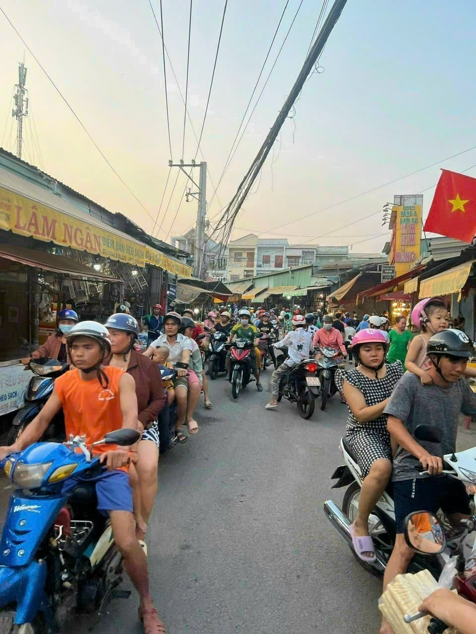 Bán nhà riêng thị xã Tân Uyên tỉnh Bình Dương, giá 3,1 tỷ