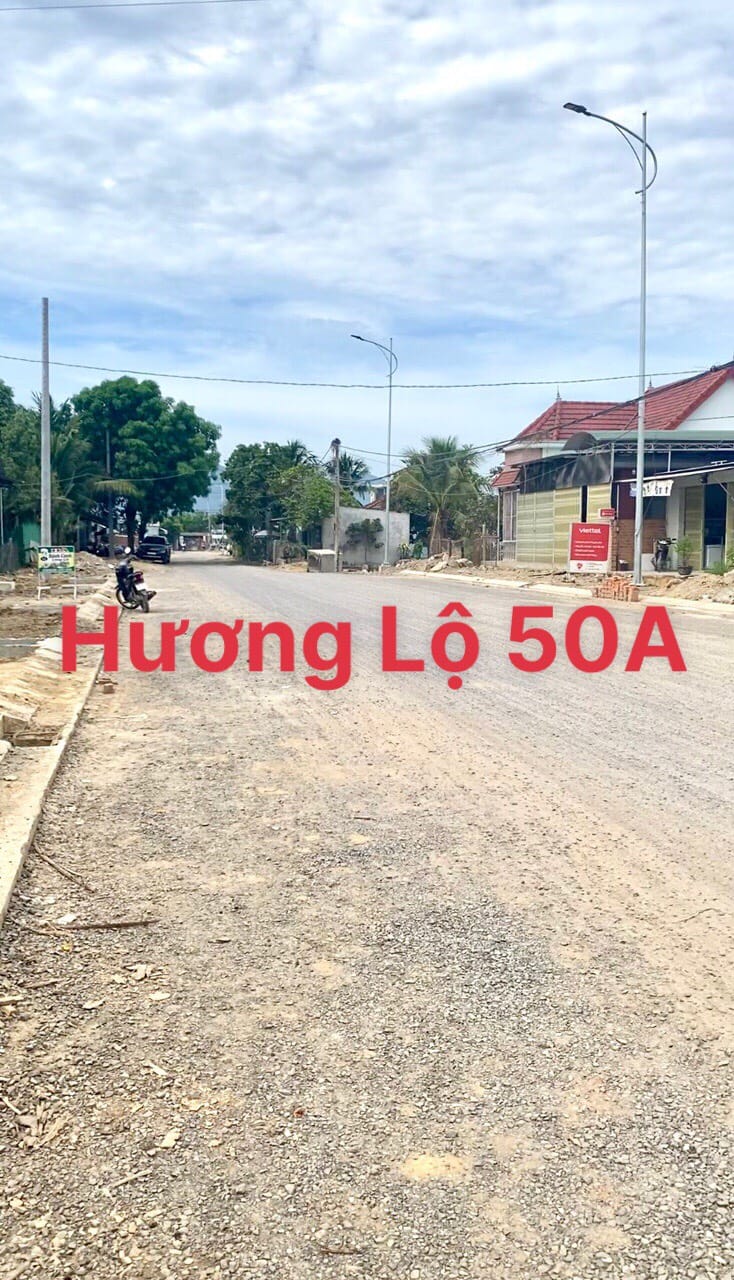 Bán đất ngay gần Hương Lộ 50A - Thổ cư 100% - Đường hiện trạng 8m - Giá hơn 6 triệu/m2