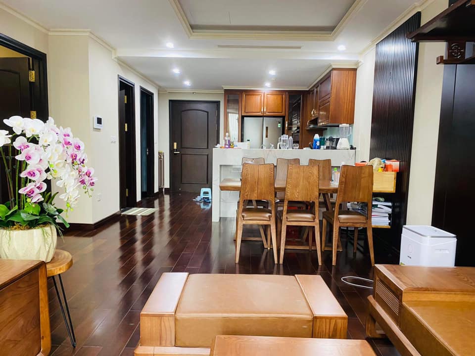 Cho thuê căn hộ chung cư tầng 5 HC Golden A Long Biên, diện tích 85 m2, giá 16 triệu