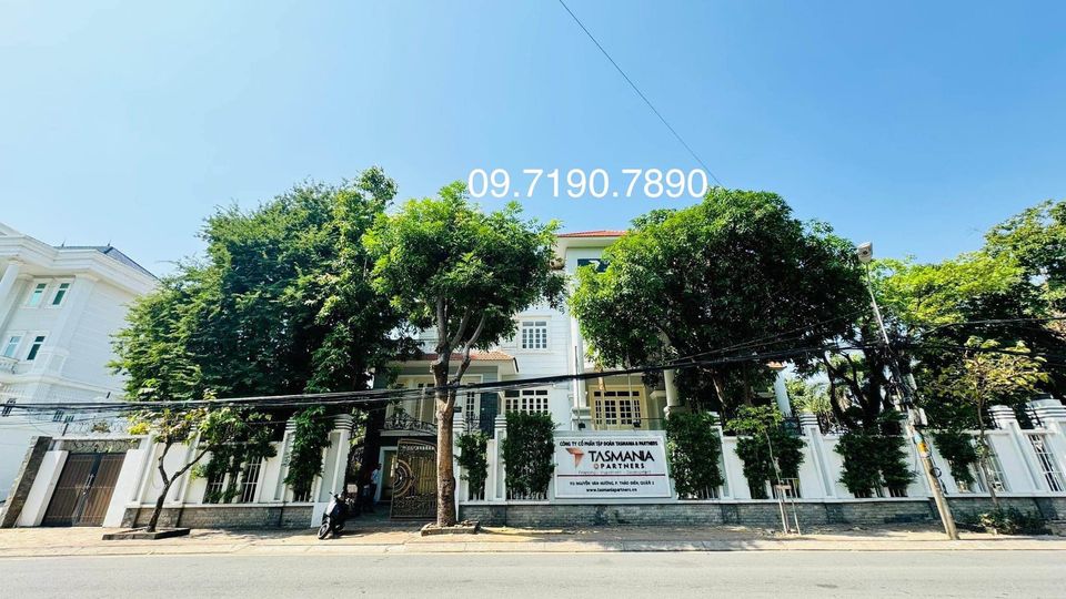 Bán biệt thự mặt tiền Nguyễn Văn Hưởng, phường Thảo Điền, quận 2 giá 300 tỷ, diện tích 1000 m2-01