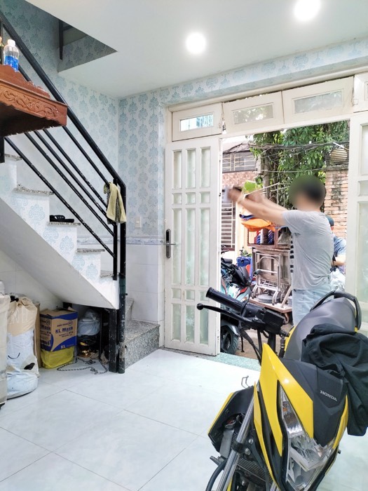 Nhà còn mới kết cấu 1 trệt 1 lầu Quận 3 thành phố Hồ Chí Minh