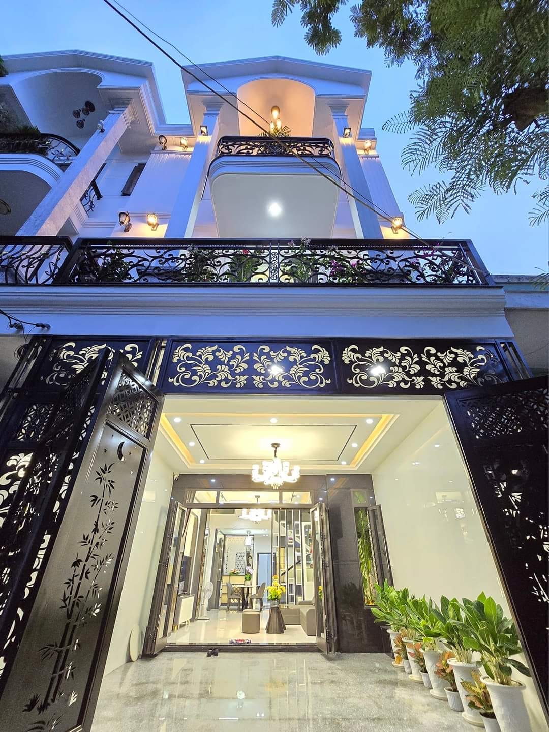 Căn nhà 3 tầng mặt tiền đường 5m5 lề 3m đường Phú Xuân, Liên Chiểu, Đà Nẵng