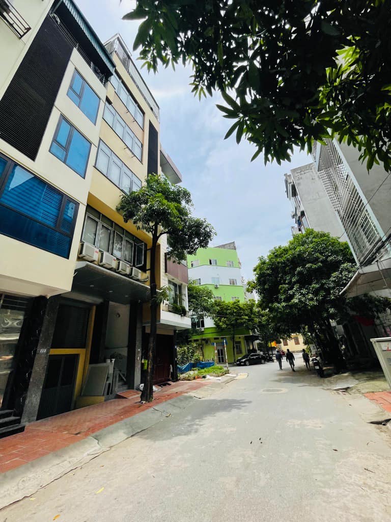 Bán nhà khu phân lô - tái định cư Phú Diễn - ngôi nhà 6 tầng mới trên ảnh có hầm - vỉa hè rộng thang máy xịn