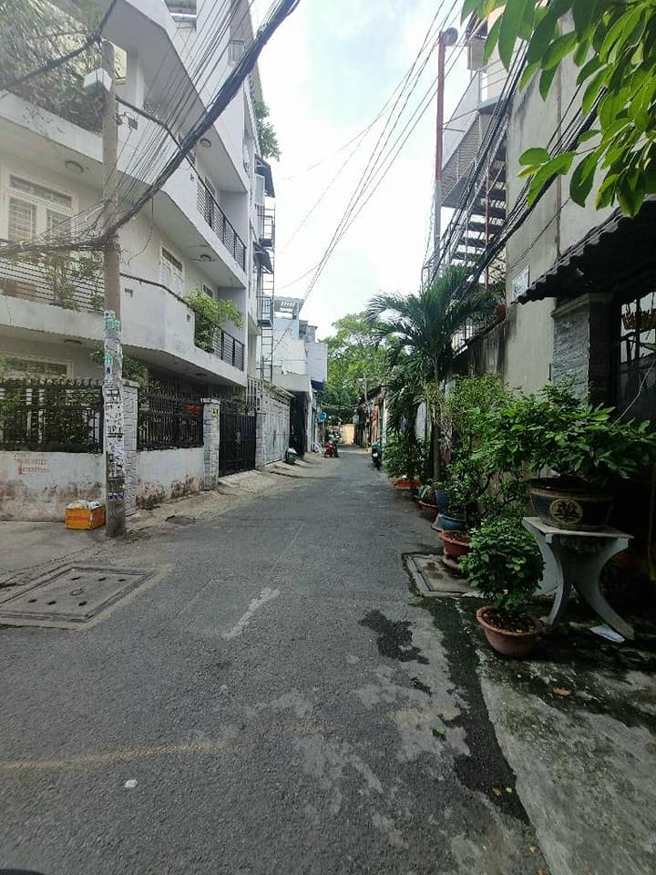 Bán nhà quận Tân Phú nằm ngay trung tâm Sài Gòn-01