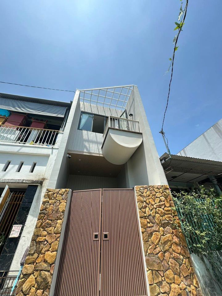 Bán nhà 02 tầng mặt tiền Ngọc Anh, Phạm Văn Đồng - Phú Thượng, Huế giá chỉ 2,2x tỷ-01