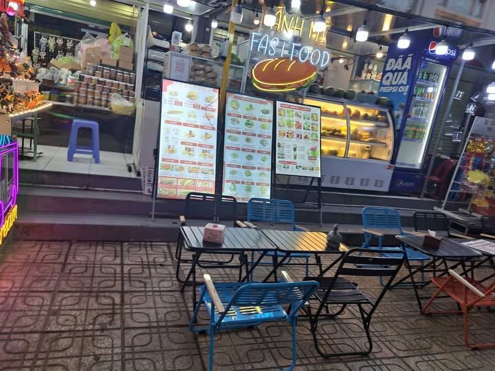Cần sang nhượng kiost kinh doanh mặt tiền Nguyễn Thị Minh Khai Sát biển