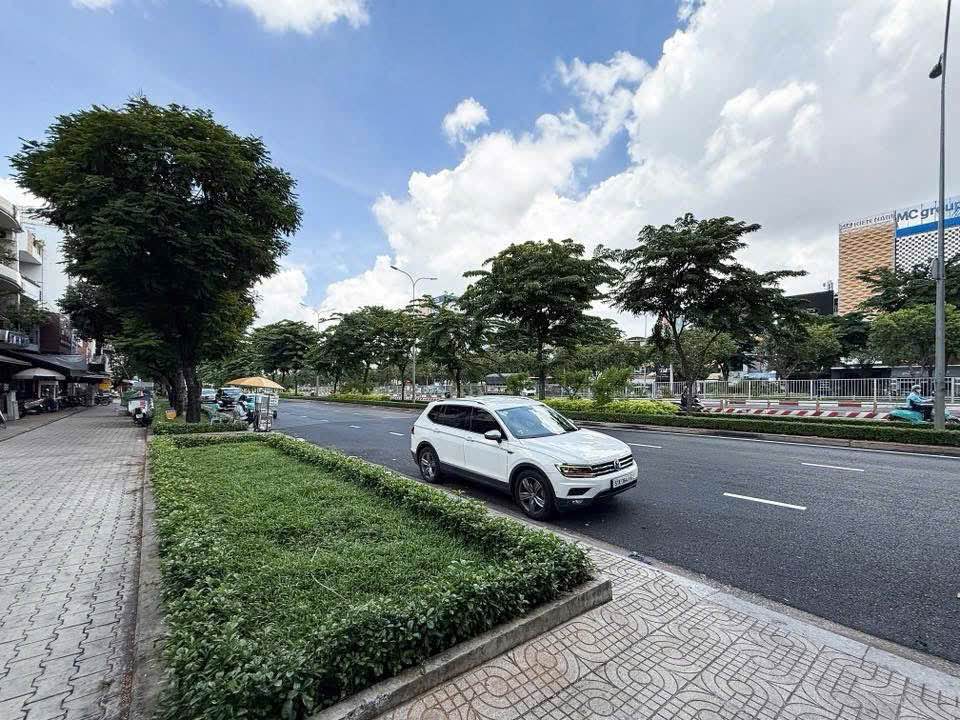 Продаётся недвижимость, 10 спален, 83,6 м², Bình Thạnh