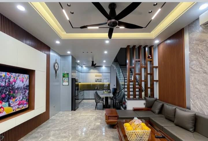 Продаётся дом, 7 спален, 42 м², Hoài Đức
