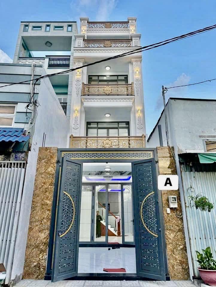 Продаётся дом, 5 спален, 56 м², Bình Tân