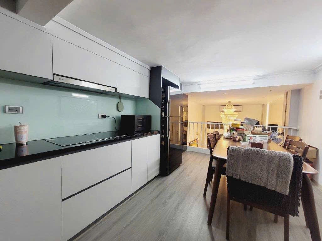 Продаётся дом, 5 спален, 38 м², Đống Đa