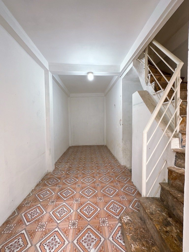 Продаётся дом, 3 спальни, 18 м², Hai Bà Trưng