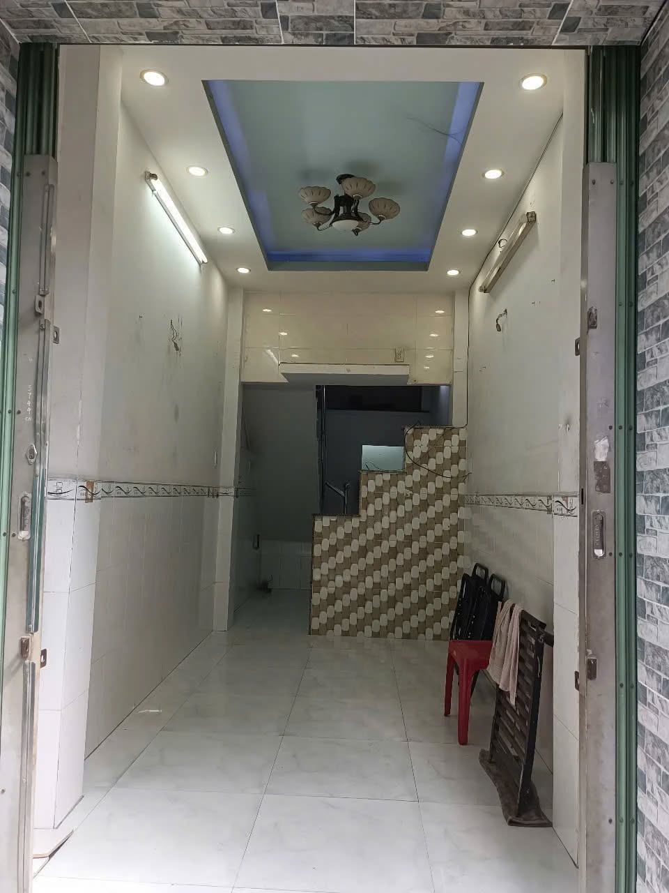 Cho thuê nhà nguyên căn 2 phòng ngủ, đường Lư Trọng Lư, Quận 7, gần khu chế xuất